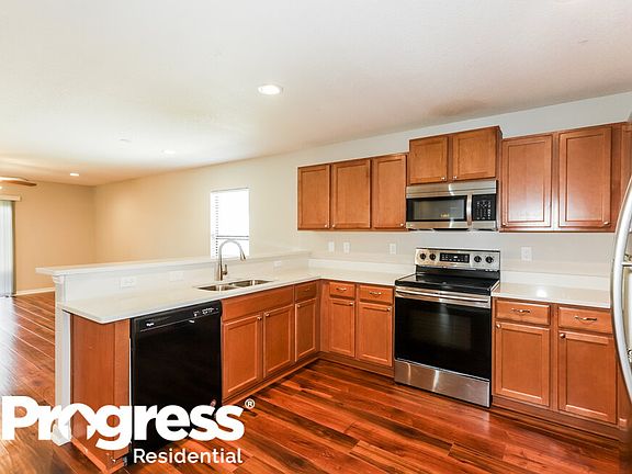 5th image of 632 Chatham Walk Dr