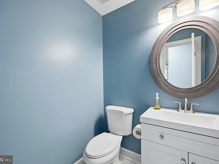 5610 Cavalier Woods Ln — Photo 18
