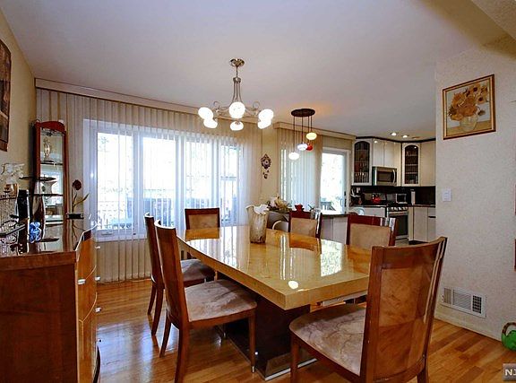 5th image of 4-21 Eugene St #1X