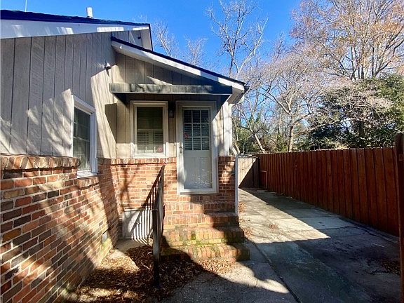 2nd image of 900 1/2 N Chestnut St