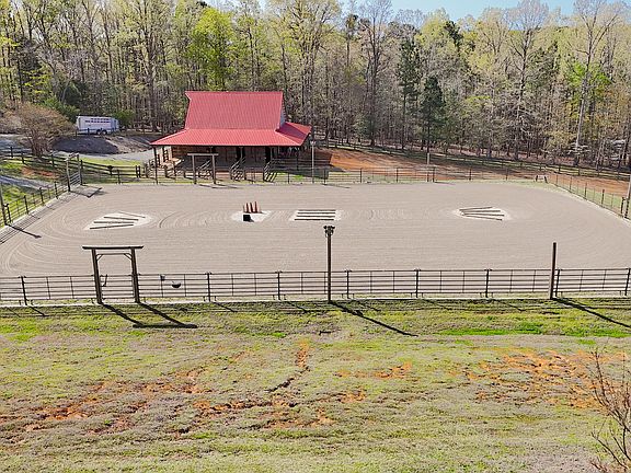 2nd image of 548 Double North Rd