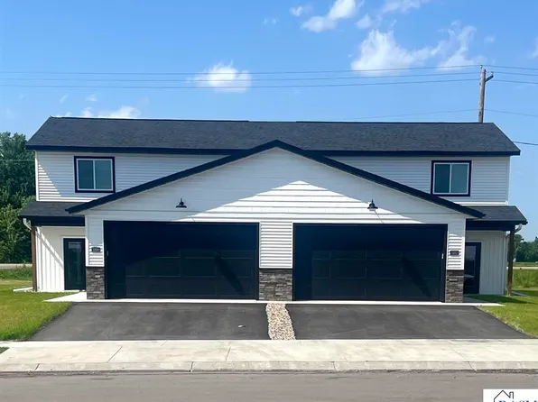 3216 Scotch Ln, Mankato, MN 56001