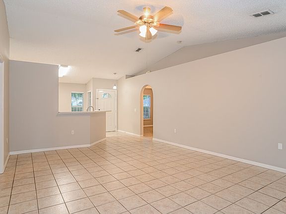4th image of 65 Reeding Ridge Dr W