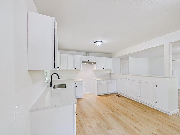 5th image of 4311 W 18th St