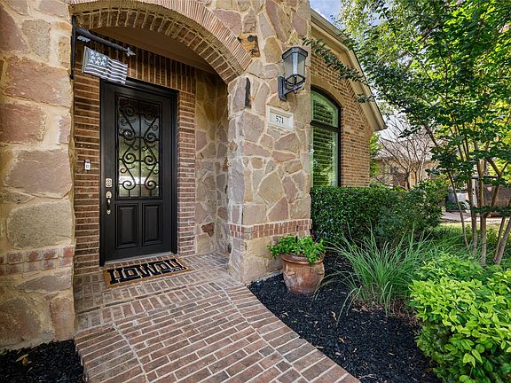 3rd image of 571 Aspen Dr