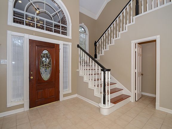 3rd image of 19607 Mills Meadow Ln