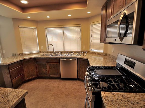 3rd image of 8925 Sail Bay Dr
