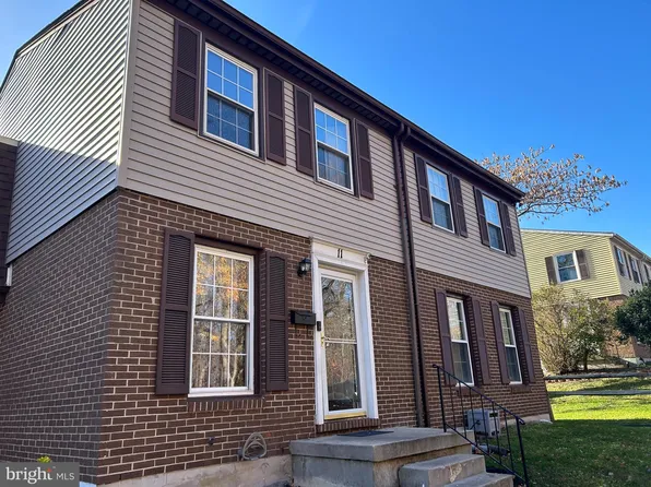 11 Robinway Ct #F, Nottingham, MD 21236