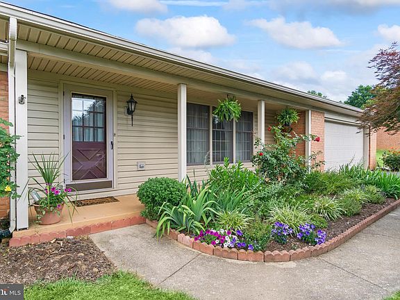 3rd image of 13818 Eden Dr