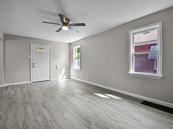 3rd image of 8330 Richard Ave