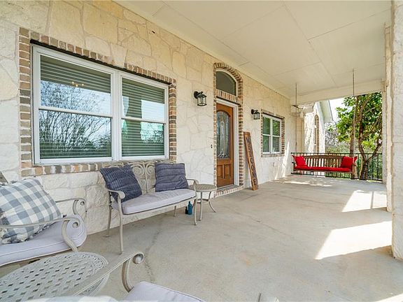 5th image of 163 Carriage Ct