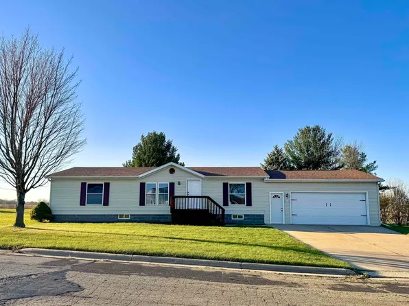 312 Pickanax St, Shullsburg, WI 53586
