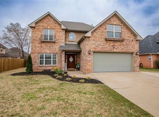 1711 W Cottonwood St, Rogers, AR 72758