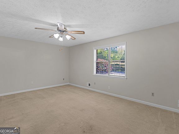 5th image of 125 Valley Hill Rd