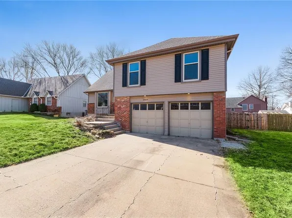2009 E Sunvale Dr, Olathe, KS 66062