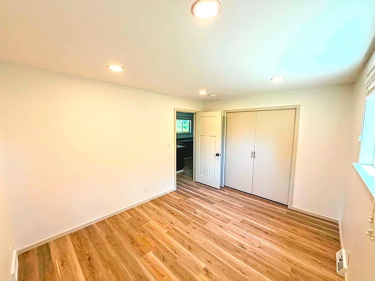 15460 Brookfield St — Photo 7