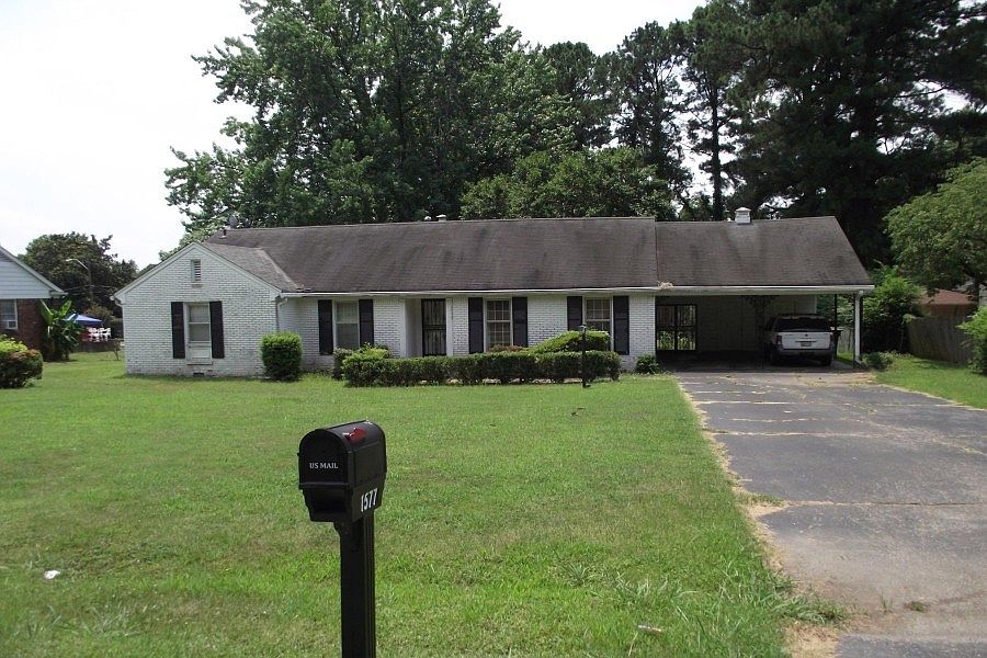1st image of 1577 Oakwood Dr