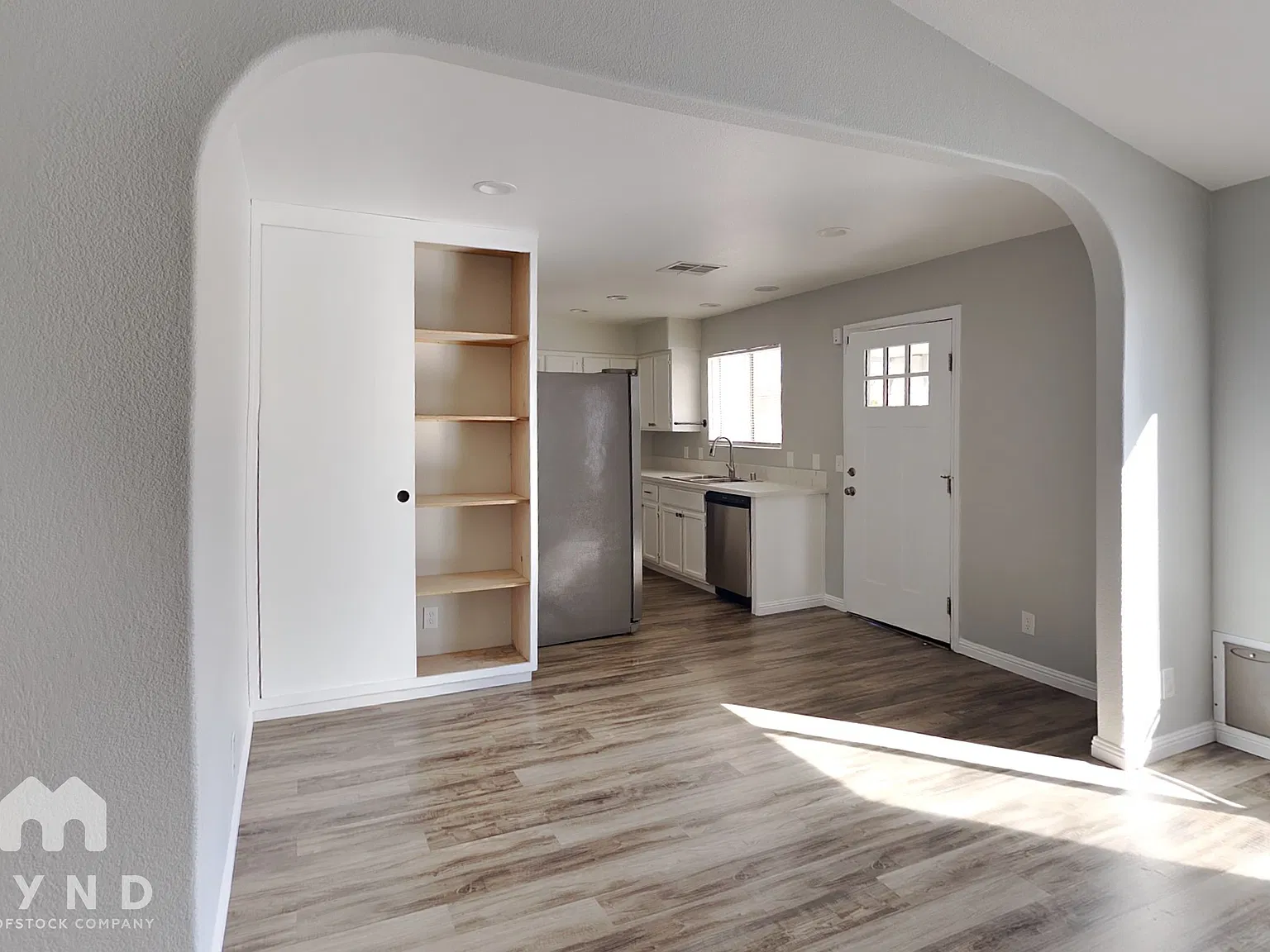 4 bed, 2.0 bath, 1290 sqft, $2,245 — Photo 4