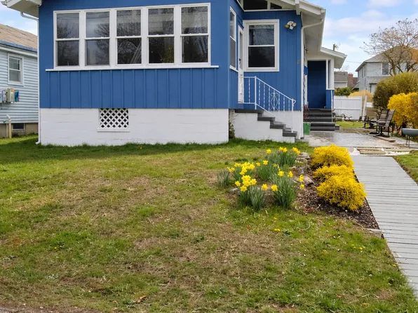 12 Gorton Ave, Old Lyme, CT 06371