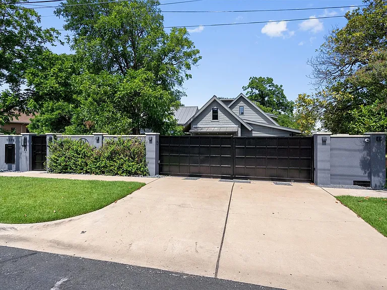 1175 San Bernard St — Photo 1