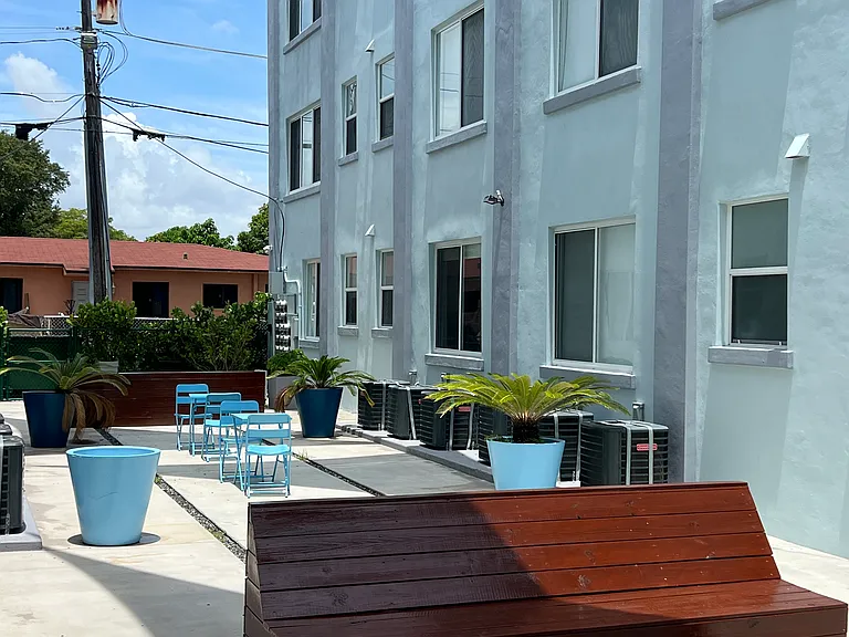 1818 SW 22nd Ave #2 — Photo 16