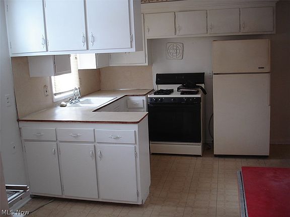 5th image of 3354 Ambert Ave