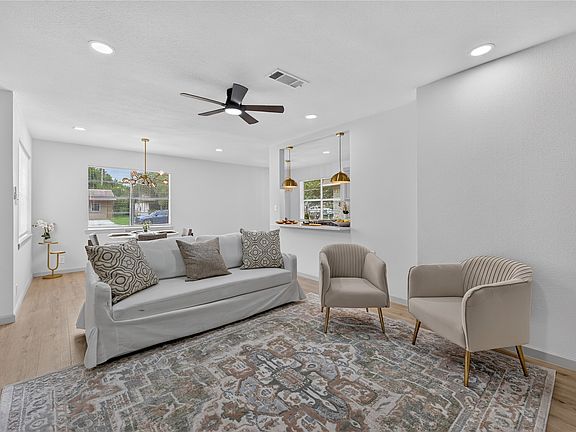 4th image of 2507 Foxcroft Cir