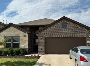 2424 Pumpjack Dr, Fort Worth, TX 76177