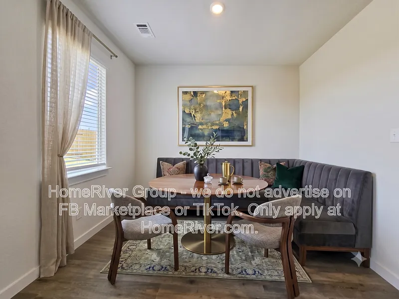 4 bed, 2.0 bath, 1784 sqft, $2,435 — Photo 3