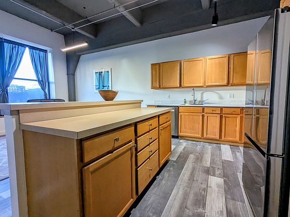 2nd image of 511 N Broad St #19-204