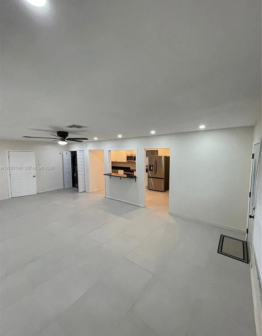 4 bed, 2.0 bath, 1412 sqft, $3,500 — Photo 2