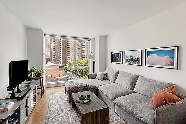 1st image of 200 Chambers St APT 5K