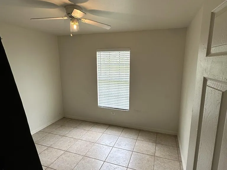 5027 Benton St — Photo 9
