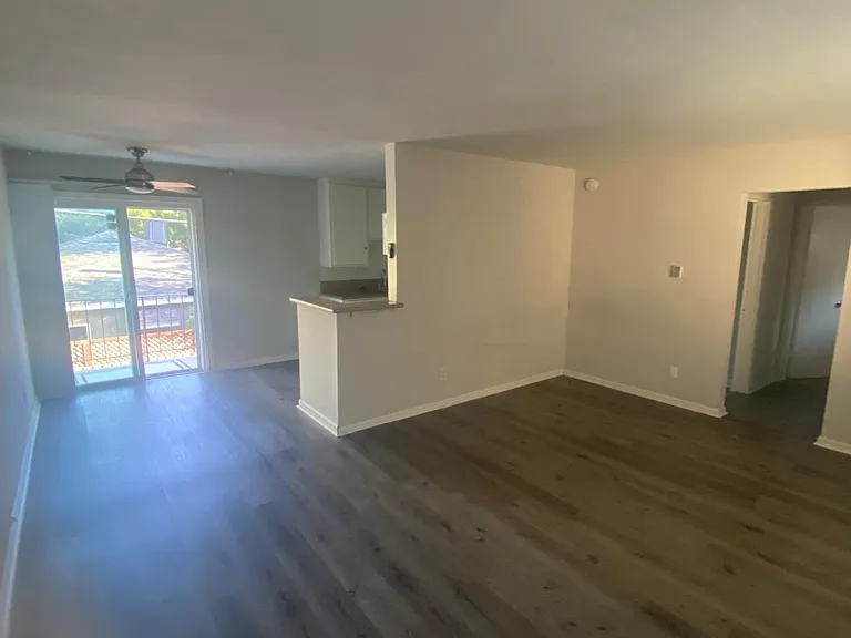 11460 Riverside Dr — Photo 8