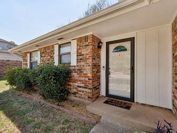 2nd image of 213 S Silver Dr