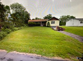 55 Fairdale Ave, Lake Katrine, NY 12449