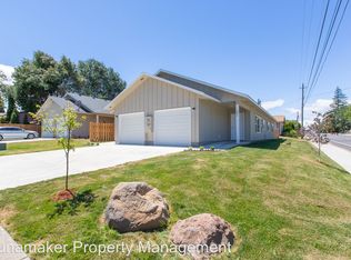 902 22nd St, Hood River, OR 97031