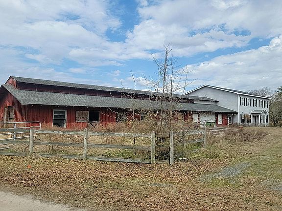 3rd image of 115 Silent Mdws