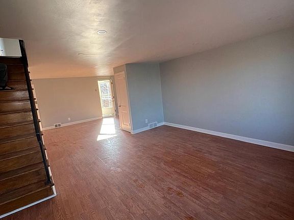 3rd image of 2056 Robbins St