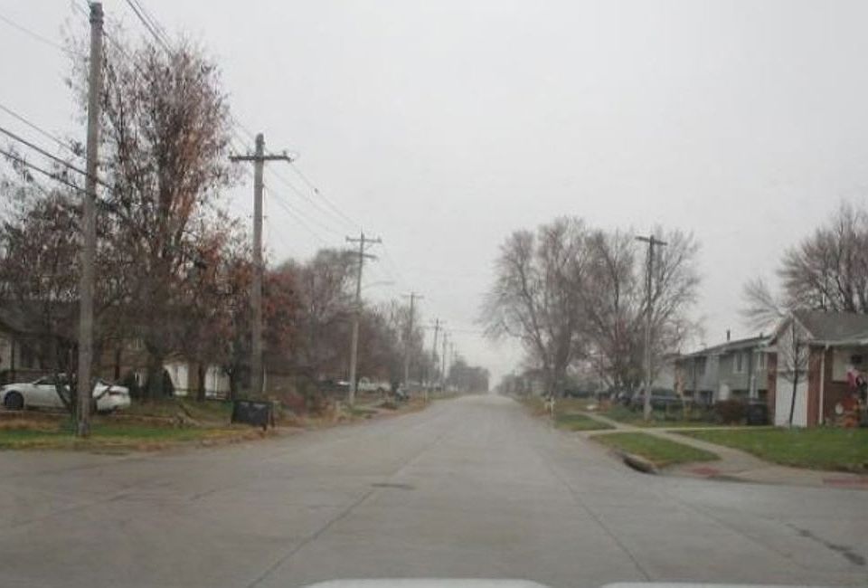 Exterior Neighborhood (street photo)