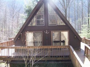 1096 Musky Rd, Grundy, VA 24614