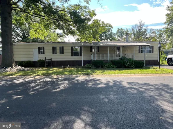 132 Seneca Ave, Dover, PA 17315