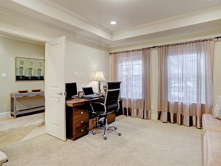 912 Lovett Blvd #J — Photo 6