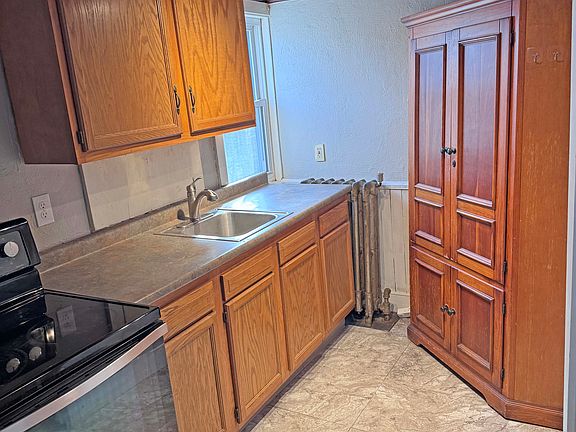 5th image of 395 Saint John St #2