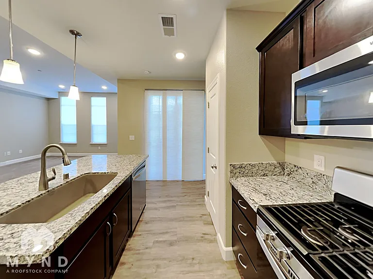 1805 Dark Horse Rd #A — Photo 10