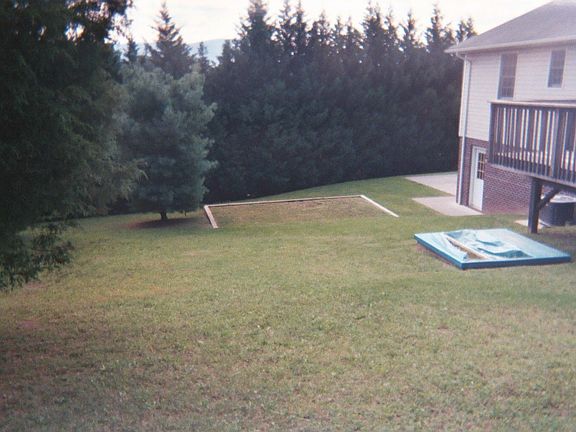'06 Back of house looking toward garage door