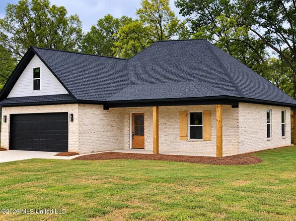 147 Oak Point Dr, Plantersville, MS 38862