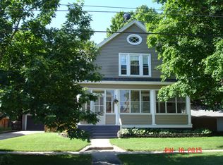 513 E Union St, Manchester, IA 52057