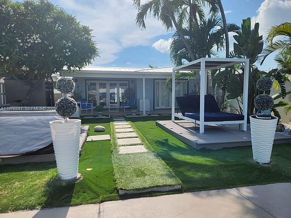 2nd image of 160 10th St