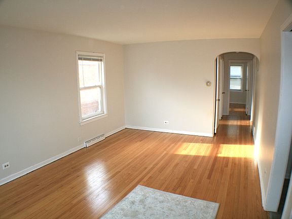 2nd image of 11024 S Eberhart Ave